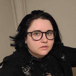 Meet your Posher, Chloe